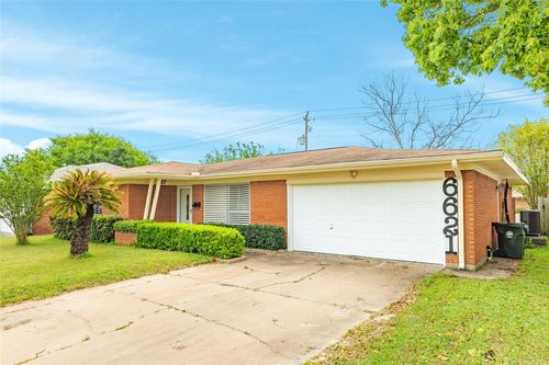 6621 Fairway Dr, Galveston, TX, 77551-1813 | Card Image