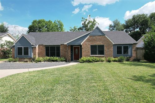 226 Drift Wood Dr, Taylor Lake Village, TX, 77586-4704 | Card Image