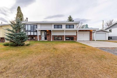 120 16 St, House other with 5 bedrooms, 2 bathrooms and 2 parking in Fort Macleod AB | Image 1