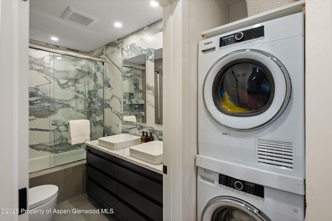 Laundry closet | Image 28