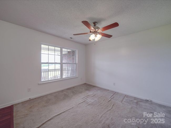 Living Room | Image 19