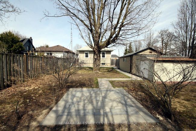 531 King St E, House other with 3 bedrooms, 2 bathrooms and 5 parking in Oshawa ON | Image 37