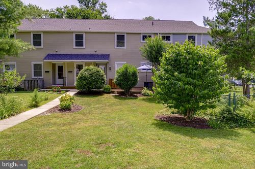 8 Laurel Hill Rd, GREENBELT, MD, 20770-7762 | Card Image