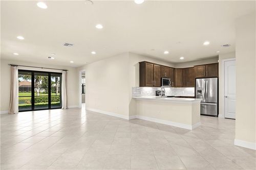 4347 Beauty Leaf Cir, Vero Beach, FL, 32967-7647 | Card Image