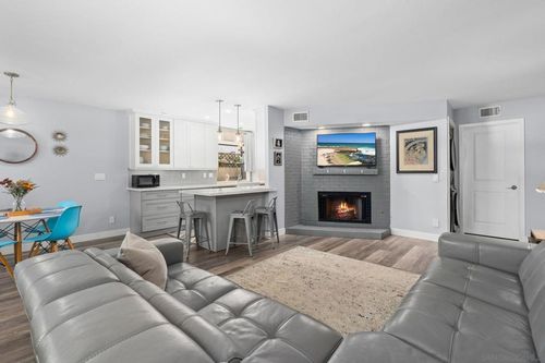 unit-2-3820 Groton St, San Diego, CA, 92110-5624 | Card Image