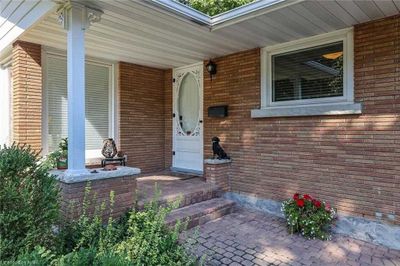 28 Valerie Dr, House other with 3 bedrooms, 2 bathrooms and 5 parking in Saint Catharines ON | Image 2