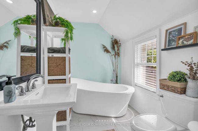 21039 Dalton Rd, House other with 3 bedrooms, 2 bathrooms and 4 parking in Jacksons Point ON | Image 25