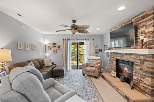 21-4821 86th St, Urbandale, IA, 50322-7304 | Card Image