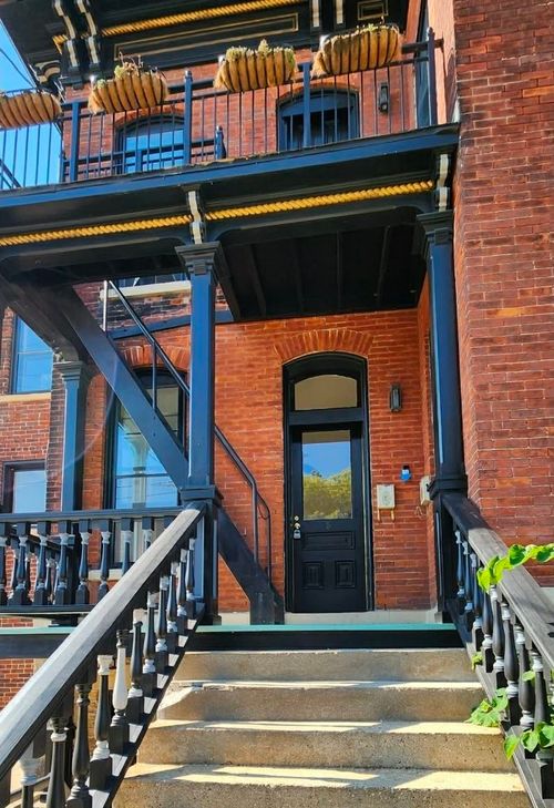 unit-5-129 N 2nd St, Rockford, IL, 61107-4053 | Card Image