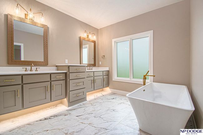 3301 S 212 Th St, House other with 4 bedrooms, 4 bathrooms and 3 parking in Elkhorn NE | Image 22