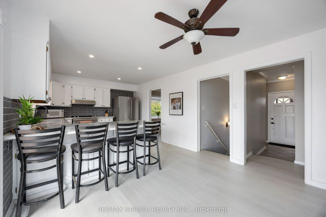 12 Sunset Ave, House other with 5 bedrooms, 2 bathrooms and 8 parking in Warwick ON | Image 13