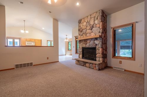 102 N Aquila Ct, Eagle River, WI, 54521-8883 | Card Image