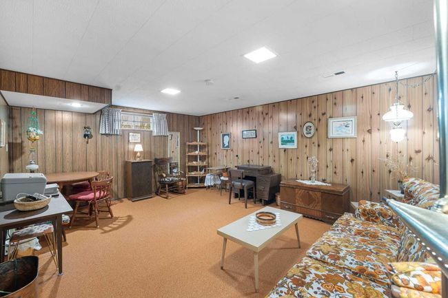 8 Foley Road Se, House other with 3 bedrooms, 1 bathrooms and 3 parking in Calgary AB | Image 23