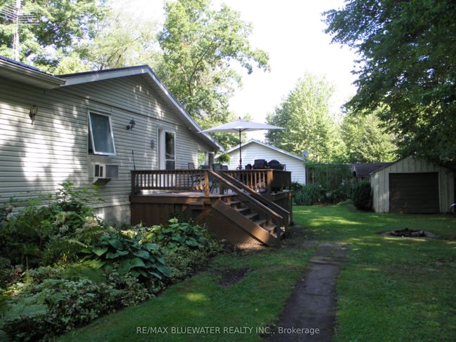 6016 Max Dr, House other with 2 bedrooms, 2 bathrooms and 6 parking in Kettle And Stony Point Fn ON | Image 6