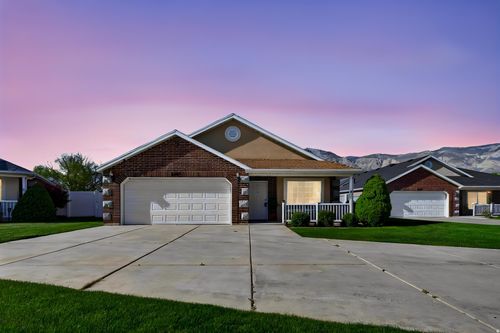 2465 N Dorchester Ave, Harrisville, UT, 84414-2121 | Card Image