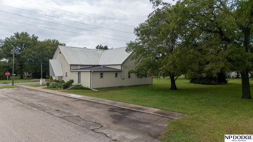 812 Lafayette St, Brock, NE, 68320-6032 | Card Image