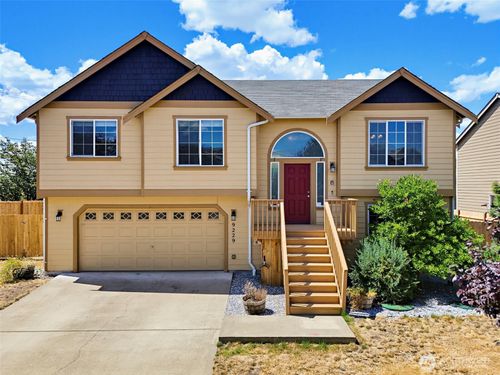 9229 Carys St Se, Yelm, WA, 98597-7804 | Card Image
