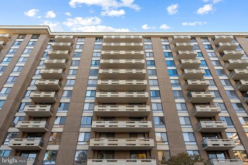 418-1808 Old Meadow Rd, MCLEAN, VA, 22102-1828 | Card Image