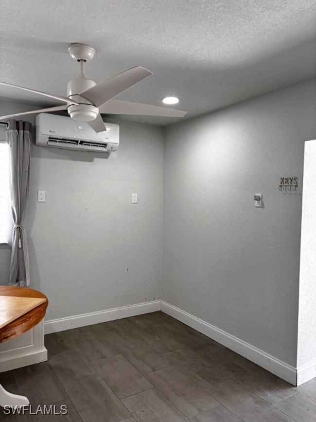 Eat in Dining area | Image 9