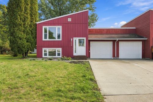 2323 Sundance Circle S, Fargo, ND, 58103 | Card Image