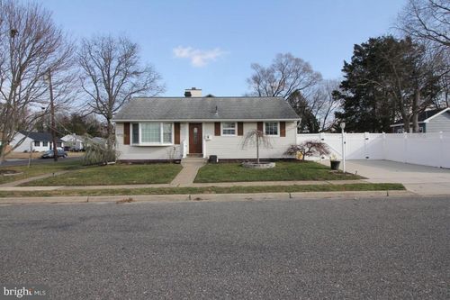 300 Cressmont Ave, BLACKWOOD, NJ, 08012-3840 | Card Image