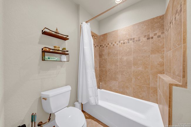 10210 Rafter O Trl, House other with 3 bedrooms, 3 bathrooms and null parking in Helotes TX | Image 28