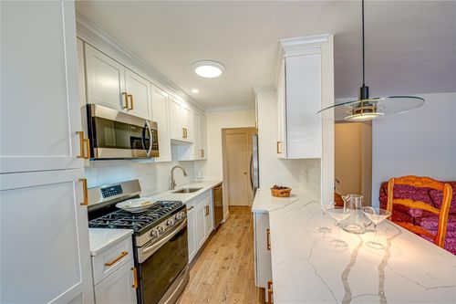 apt-c7-120 Horton Hwy, Mineola, NY, 11501-3914 | Card Image