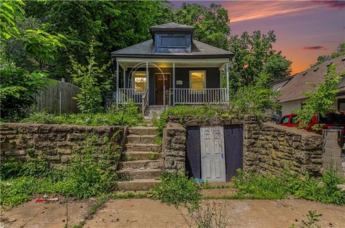 2524 Kensington Ave, Kansas City, MO, 64127-4543 | Card Image