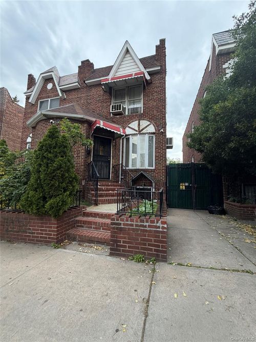 3007 84th St, East Elmhurst, NY, 11370-1922 | Card Image