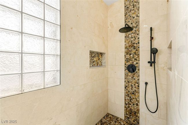 Full bathroom featuring tiled shower | Image 18