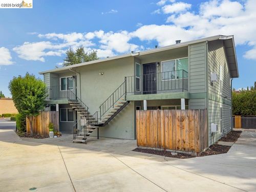 111 Virginia Hills Dr, Martinez, CA, 94553-6254 | Card Image