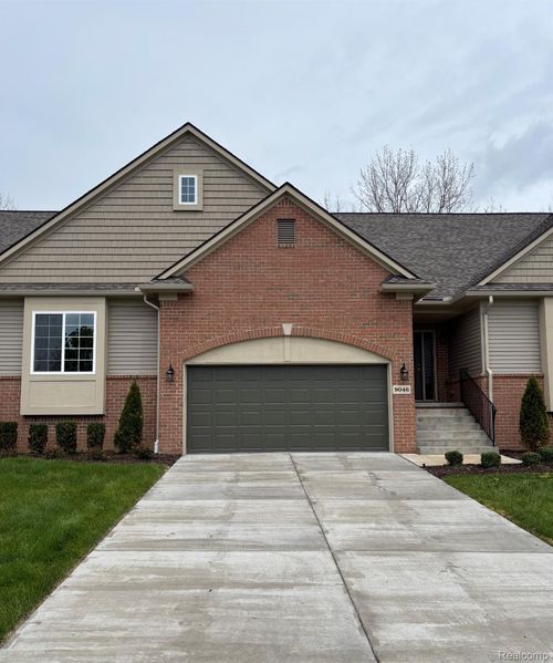 9046 Rhyan Rd, White Lake, MI, 48386-4615 | Card Image