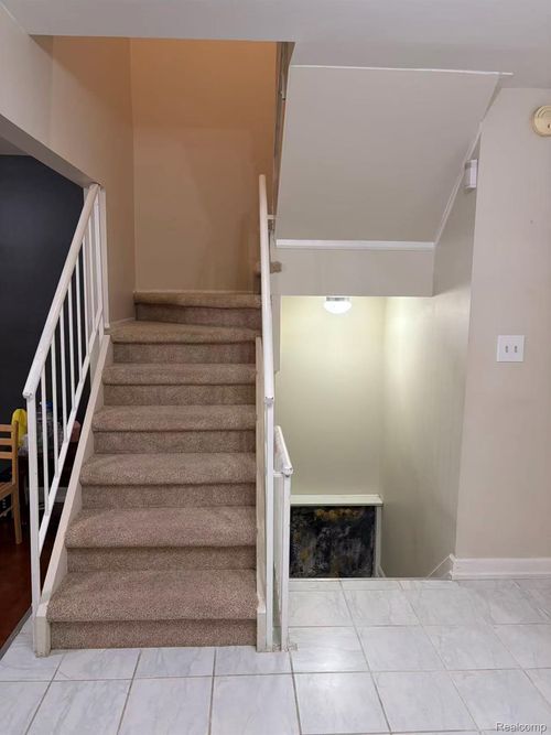 1751 Brentwood Dr, Troy, MI, 48098-2636 | Card Image