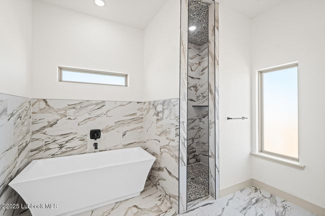 10409 N Fm 1729, House other with 3 bedrooms, 3 bathrooms and null parking in Idalou TX | Image 41