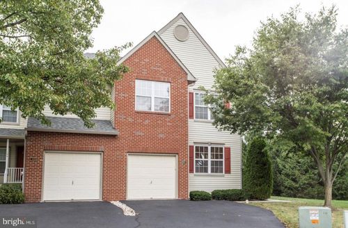 105 Farrington Ct, COLLEGEVILLE, PA, 19426-3942 | Card Image