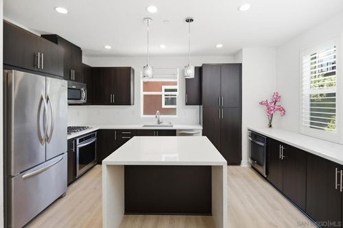 7830 Inception Way, San Diego, CA, 92108-5122 | Card Image