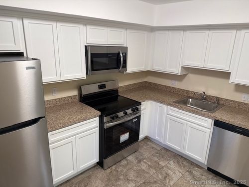 apt-354-79 Claudia Dr, West Haven, CT, 06516-3066 | Card Image