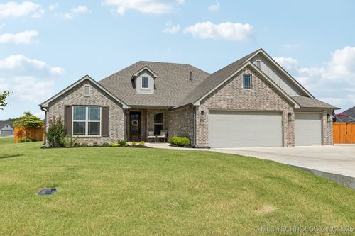 14112 N 69th East Ave, Collinsville, OK, 74021-4592 | Card Image