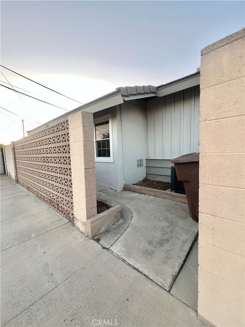 2083 S Eileen Dr, Anaheim, CA, 92802-3906 | Card Image