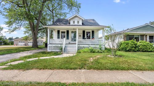 1217 Bentley Dr, Monroe, MI, 48162-5105 | Card Image