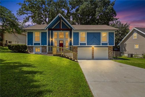7832 N Garfield Ave, Kansas City, MO, 64118-2067 | Card Image
