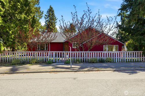 9524 20th Ave Ne, Seattle, WA, 98115-2331 | Card Image