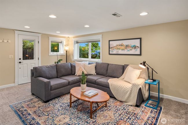 3833 24th Avenue W, House other with 3 bedrooms, 2 bathrooms and 1 parking in Seattle WA | Image 17