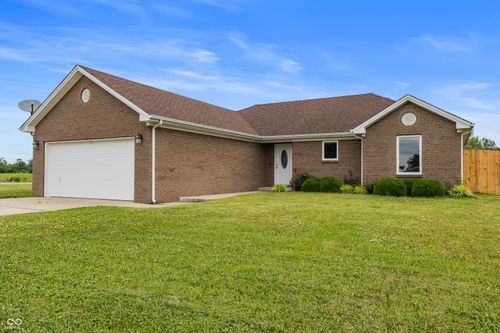 4623 Ashwood Dr, Seymour, IN, 47274-7412 | Card Image