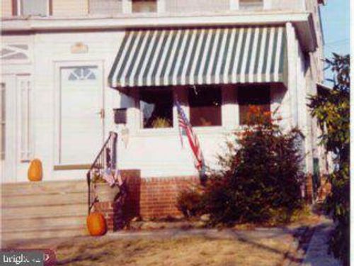 335 Jefferson Ave, BRISTOL, PA, 19007-5240 | Card Image