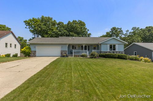 6738 City View Dr, Hudsonville, MI, 49426-9000 | Card Image