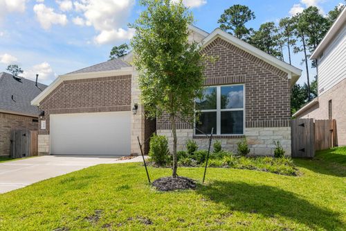 560 Newcomb Hollow Dr, Conroe, TX, 77304-2982 | Card Image