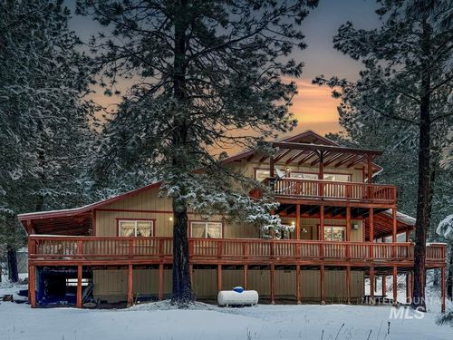 1222 Crown Point Pkwy, Cascade, ID, 83611-7713 | Card Image