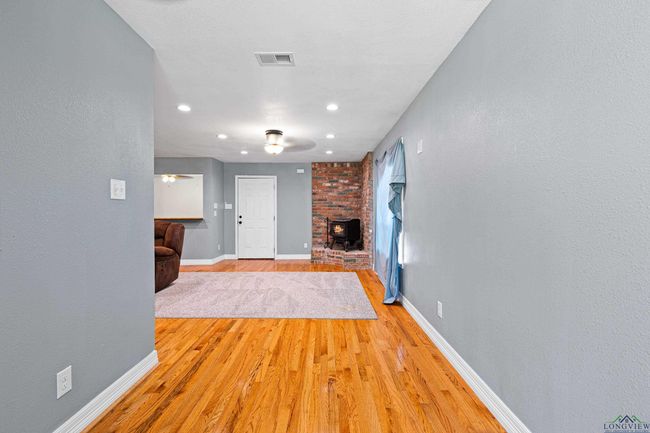 309 Old Highway 135 N, House other with 3 bedrooms, 2 bathrooms and null parking in Gladewater TX | Image 22