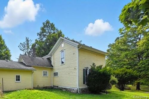 8127 Vassar Rd, Grand Blanc, MI, 48439-7407 | Card Image